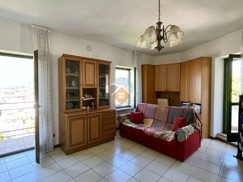 Rovereto - ampio 3 camere con poggioli e cantina
