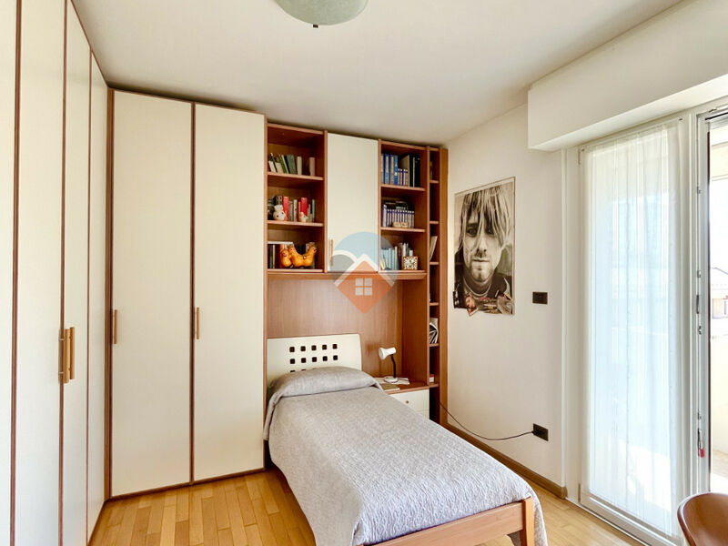 Trento - ampio 3 camere con 2 bagni ristrutturato con garage