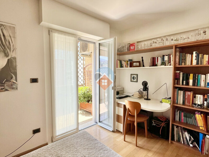 Trento - ampio 3 camere con 2 bagni ristrutturato con garage