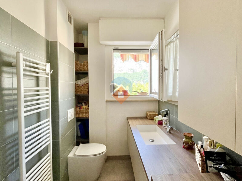 Trento - ampio 3 camere con 2 bagni ristrutturato con garage