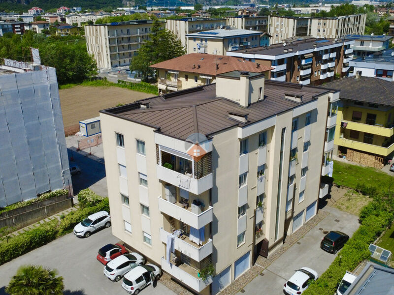 Trento - ampio 3 camere con 2 bagni ristrutturato con garage