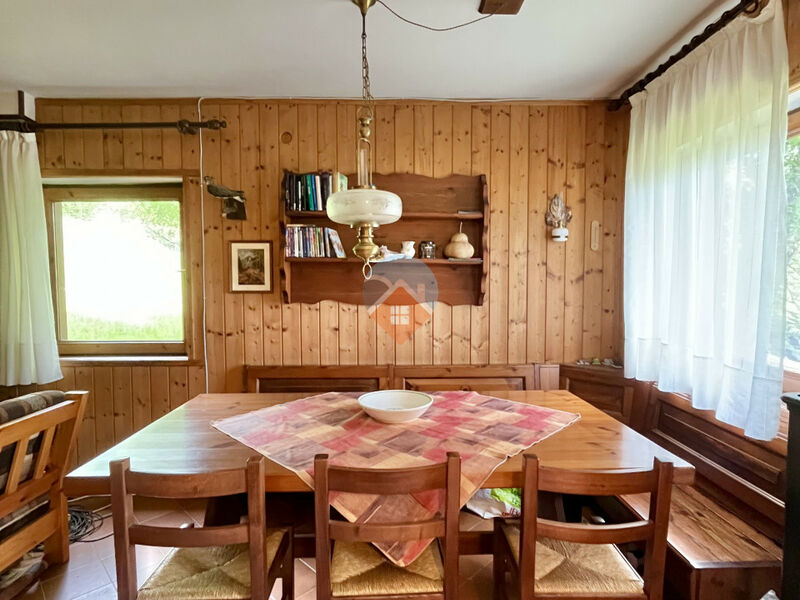 Brentonico - porzione di casa bifamiliare con 1.500mq di terreno