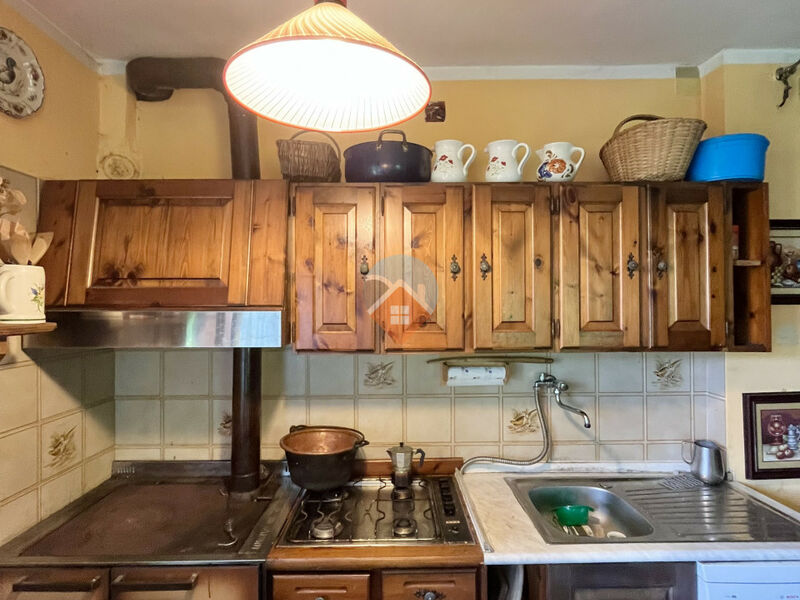 Brentonico - porzione di casa bifamiliare con 1.500mq di terreno