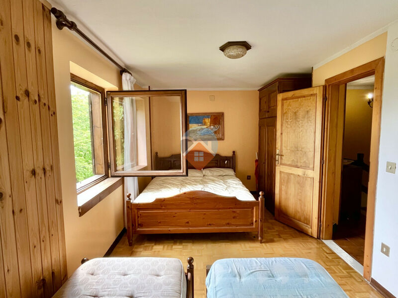Brentonico - porzione di casa bifamiliare con 1.500mq di terreno
