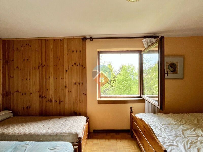Brentonico - porzione di casa bifamiliare con 1.500mq di terreno