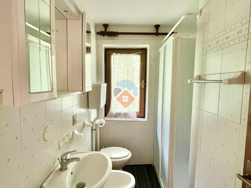Brentonico - porzione di casa bifamiliare con 1.500mq di terreno