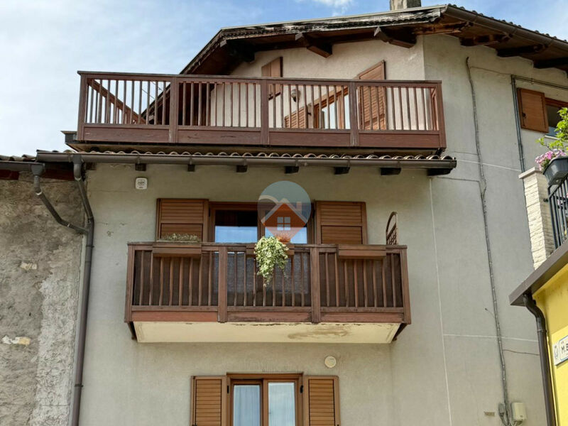 Isera - Spazioso Trilocale in Vendita a Marano d'Isera