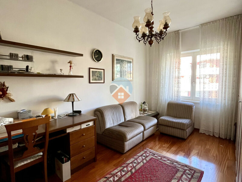 Rovereto - Ampio Appartamento Trilocale in Vendita a Rovereto - Zona Sacco