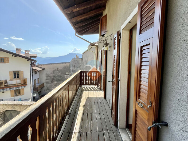 Villa Lagarina - duplex con giardino terrazza e garage