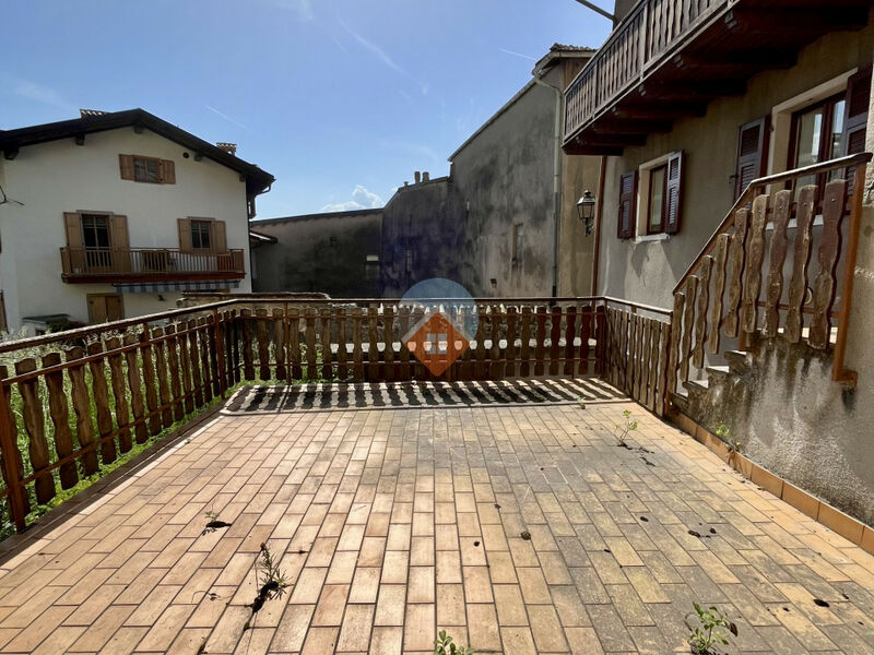 Villa Lagarina - duplex con giardino terrazza e garage