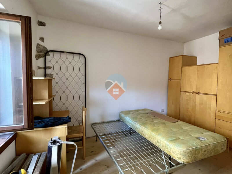 Villa Lagarina - porzione di casa già semi-ristrutturata con bilocale e appartamento al grezzo