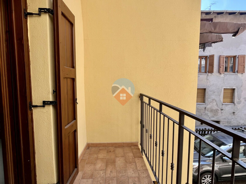 Villa Lagarina - porzione di casa già semi-ristrutturata con bilocale e appartamento al grezzo