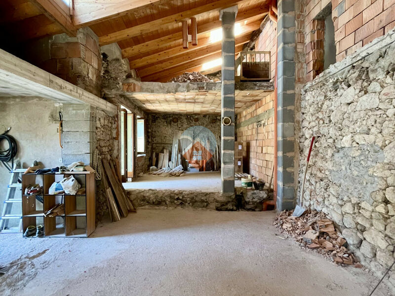 Villa Lagarina - porzione di casa già semi-ristrutturata con bilocale e appartamento al grezzo