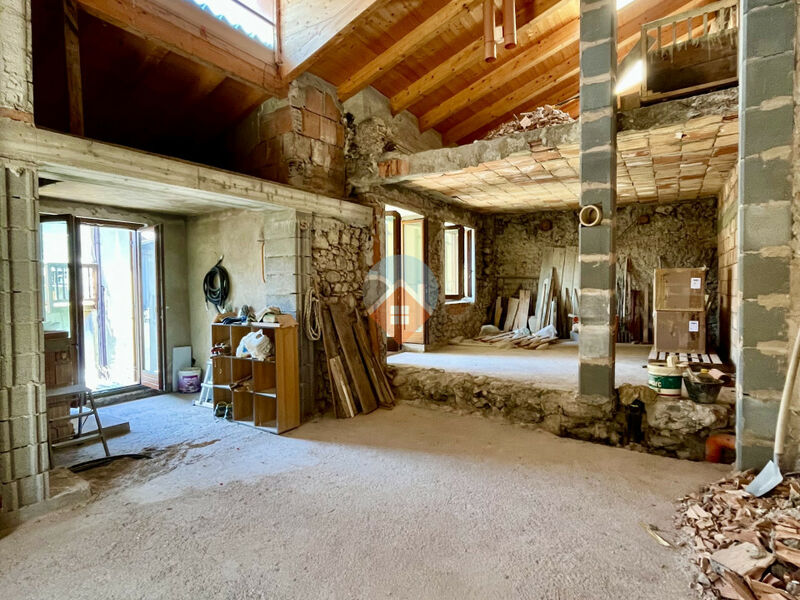 Villa Lagarina - porzione di casa già semi-ristrutturata con bilocale e appartamento al grezzo