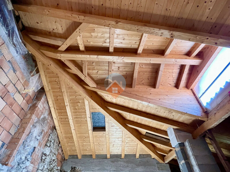 Villa Lagarina - porzione di casa già semi-ristrutturata con bilocale e appartamento al grezzo