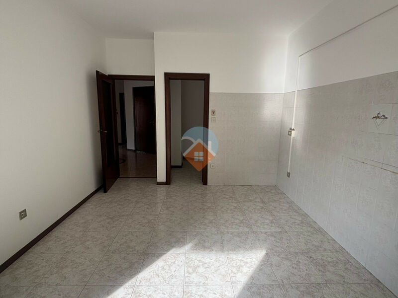 Rovereto - Quadrilocale in centro con cantina e terrazzino!