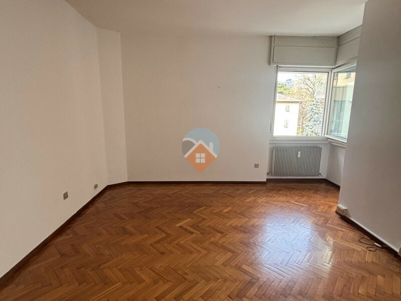 Rovereto - Quadrilocale in centro con cantina e terrazzino!