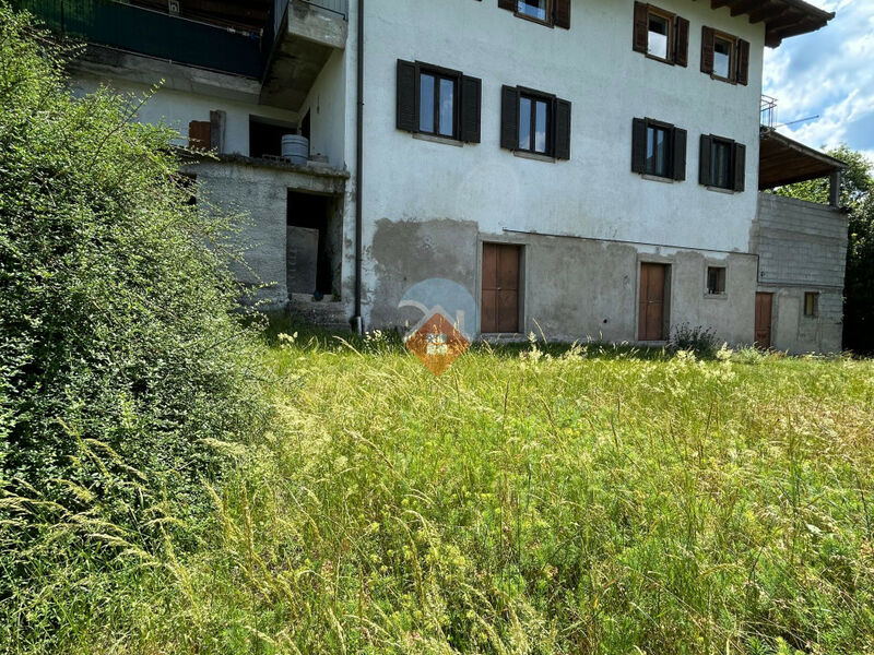 Splendido Maso Indipendente con Vista Mozzafiato ad Ala