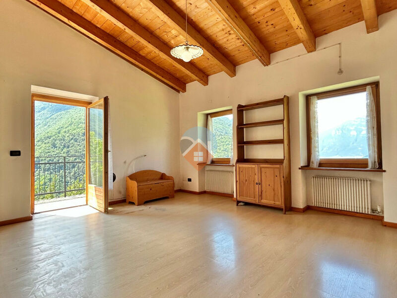 Ala - Splendido Maso Indipendente con Vista Mozzafiato ad Ala