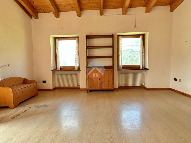 Ala - Splendido Maso Indipendente con Vista Mozzafiato ad Ala