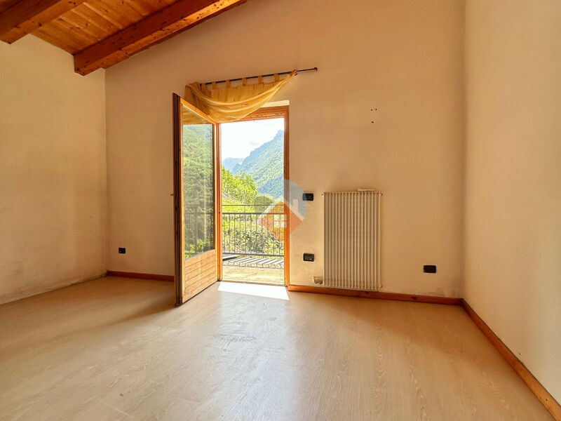 Ala - Splendido Maso Indipendente con Vista Mozzafiato ad Ala