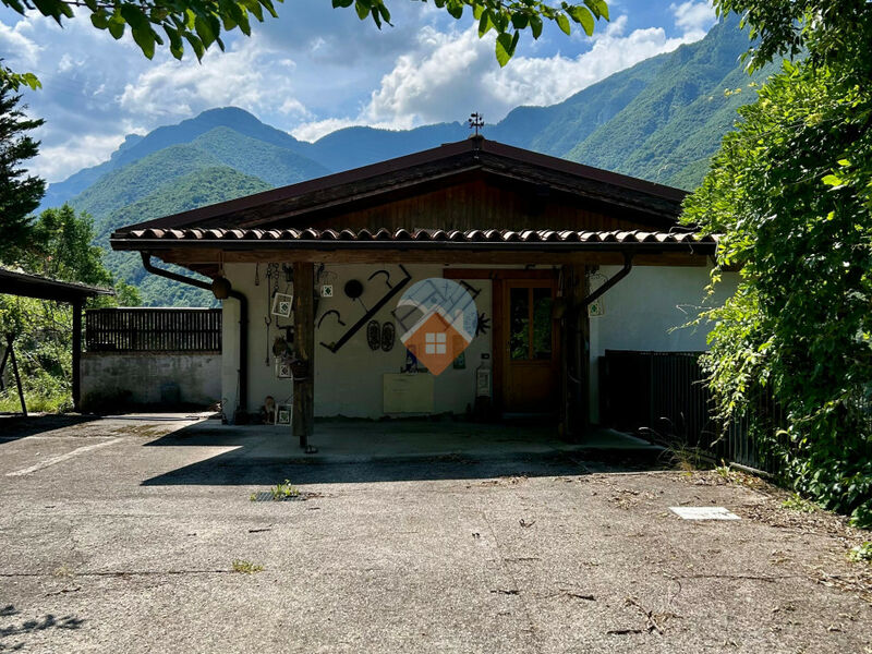 Ala - Splendido Maso Indipendente con Vista Mozzafiato ad Ala