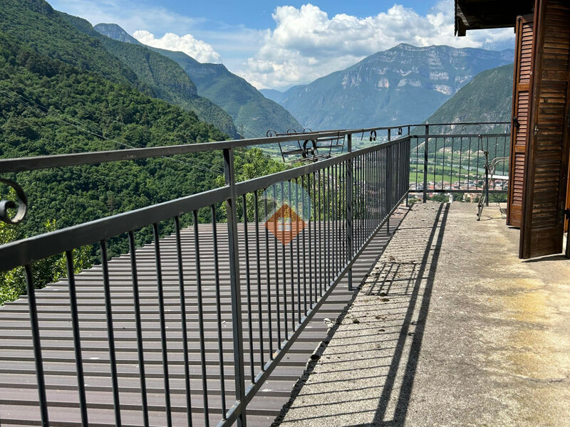 Ala - Splendido Maso Indipendente con Vista Mozzafiato ad Ala
