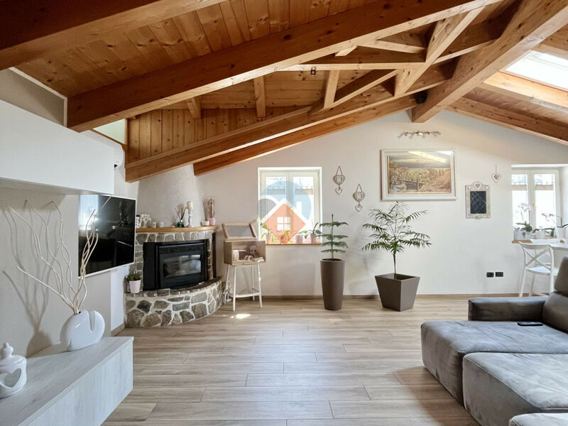 Rovereto - ampia mansarda con terrazza e garage