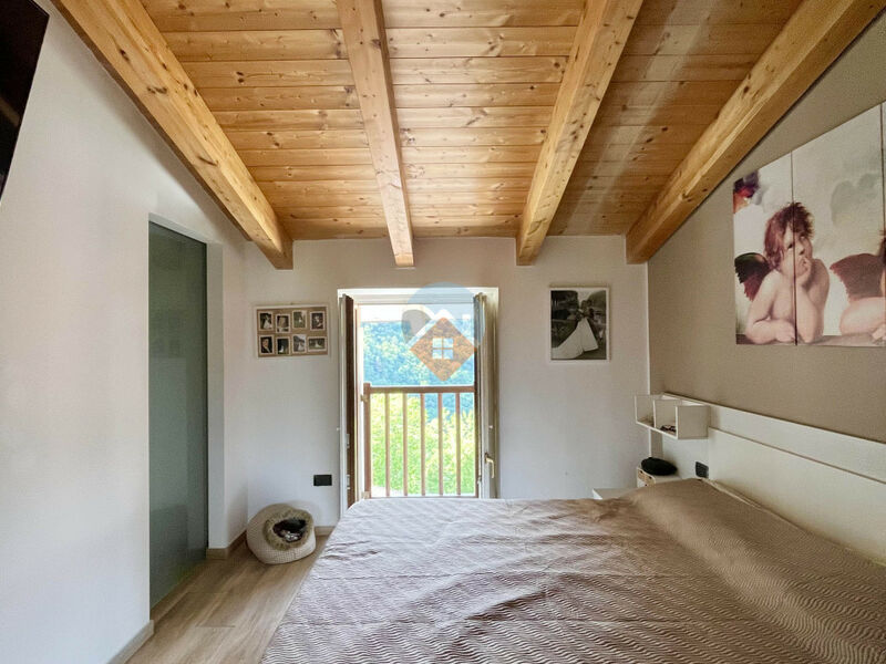 Rovereto - ampia mansarda con terrazza e garage