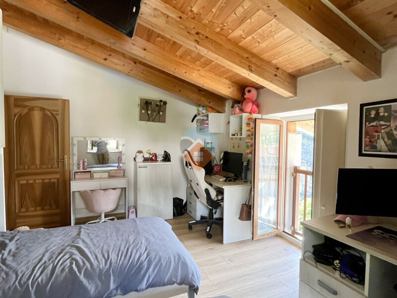 Rovereto - ampia mansarda con terrazza e garage