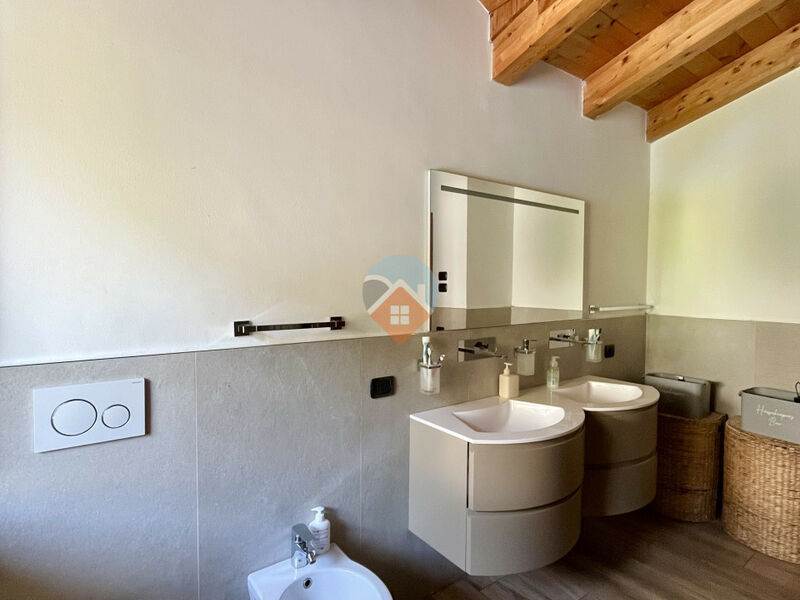 Rovereto - ampia mansarda con terrazza e garage
