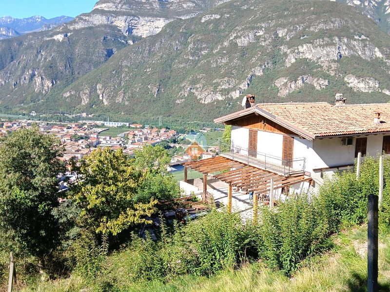 Splendido Maso Indipendente con Vista Mozzafiato ad Ala