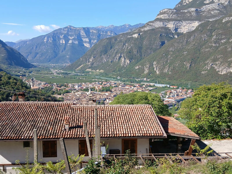 Ala - Splendido Maso Indipendente con Vista Mozzafiato ad Ala