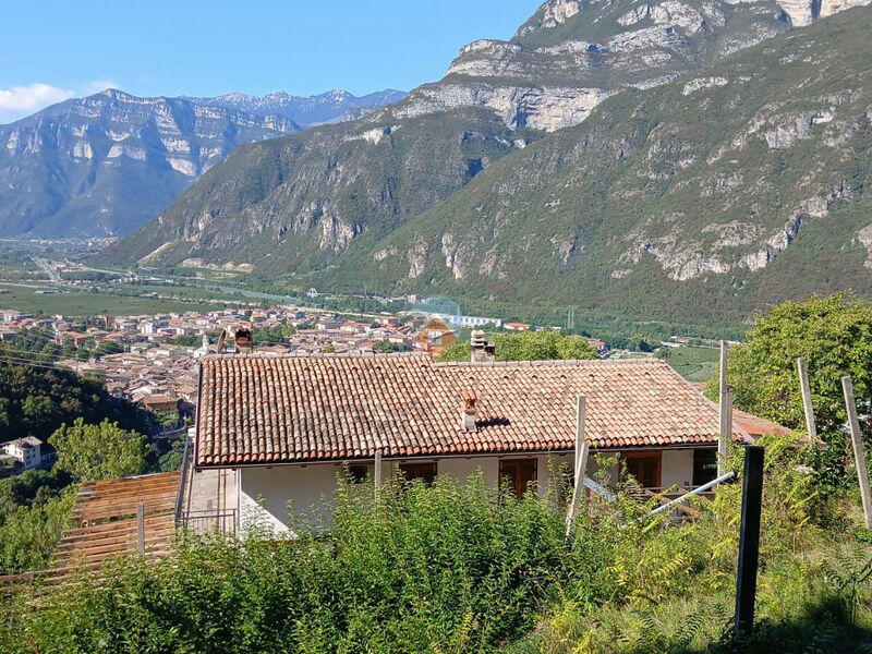 Ala - Splendido Maso Indipendente con Vista Mozzafiato ad Ala
