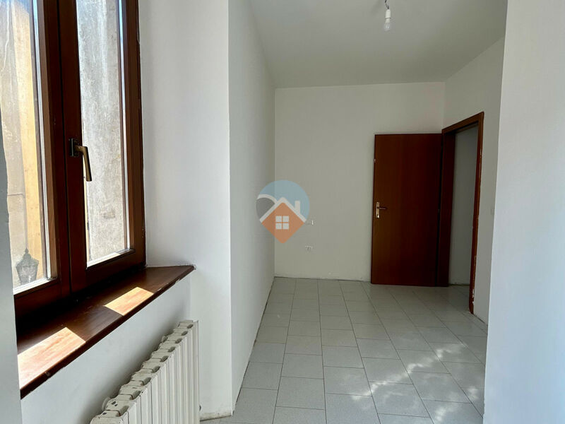 Ala - TRILOCALE in contesto di sole tre unità