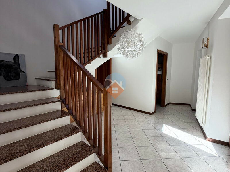 Mori - AMPIA PORZIONE di casa con PERTINENZE!