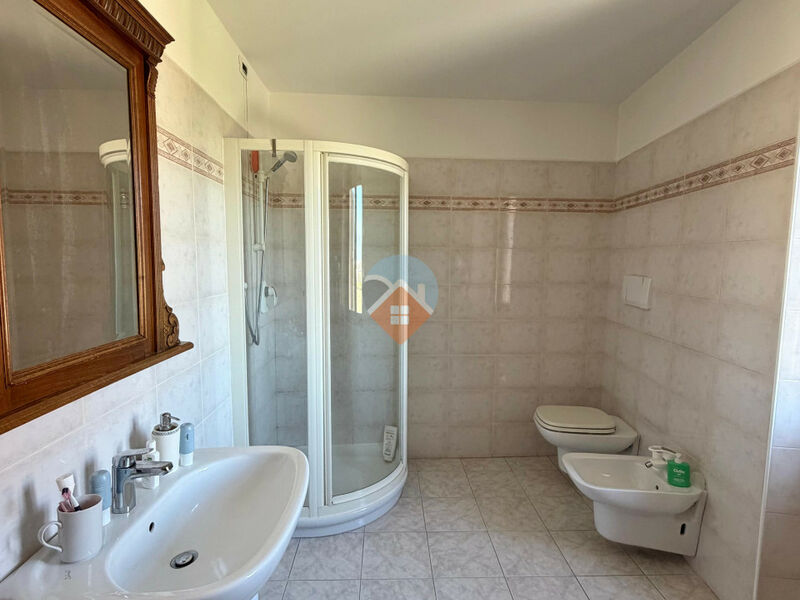 Mori - AMPIA PORZIONE di casa con PERTINENZE!