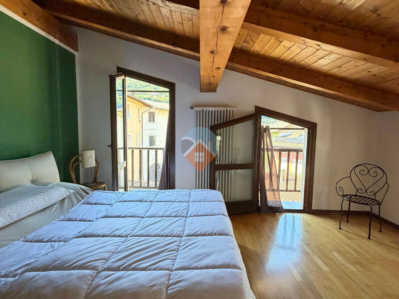 Mori - AMPIA PORZIONE di casa con PERTINENZE!