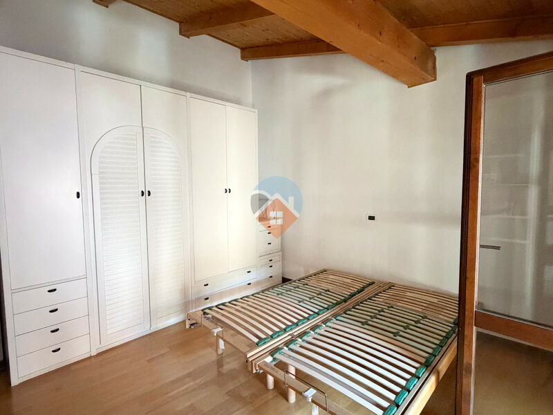 Mori - AMPIA PORZIONE di casa con PERTINENZE!