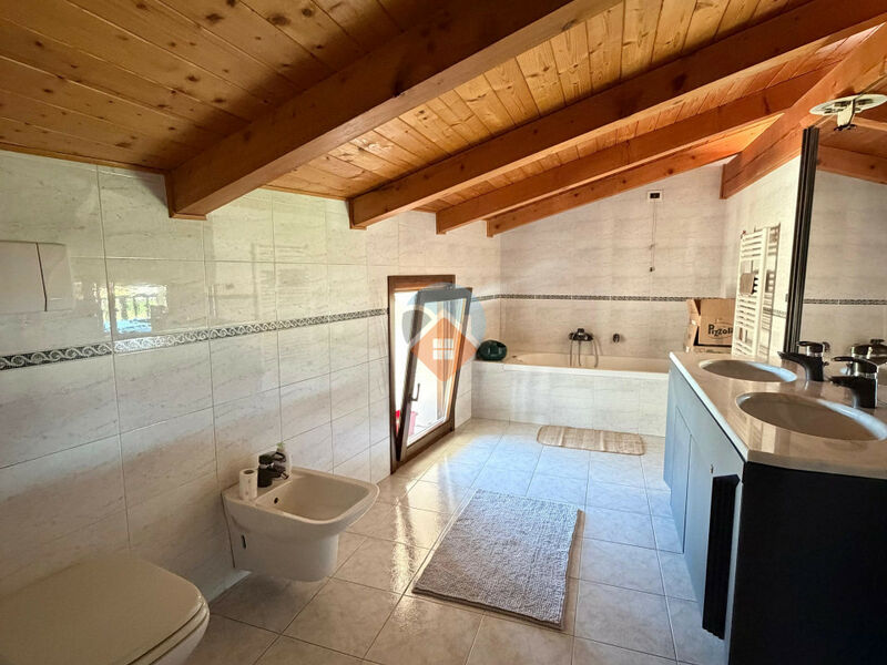 Mori - AMPIA PORZIONE di casa con PERTINENZE!
