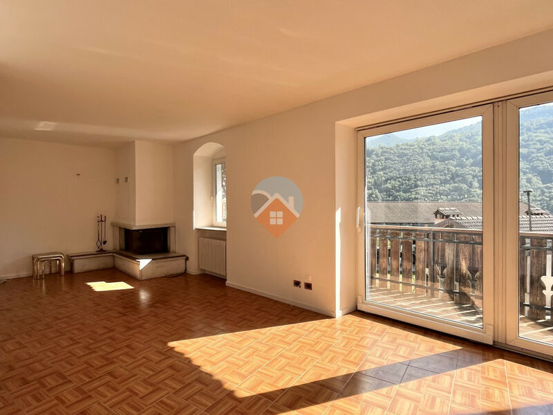 Brentonico - Casa singola con due appartamenti