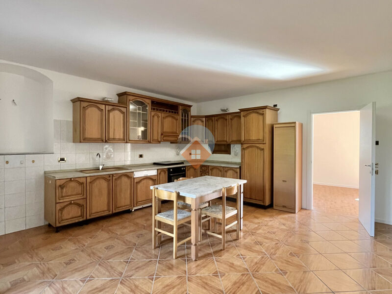 Brentonico - Casa singola con due appartamenti