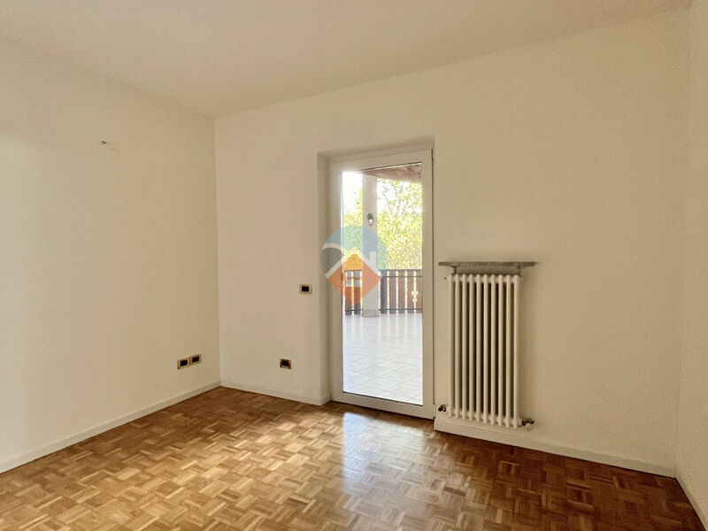 Brentonico - Casa singola con due appartamenti