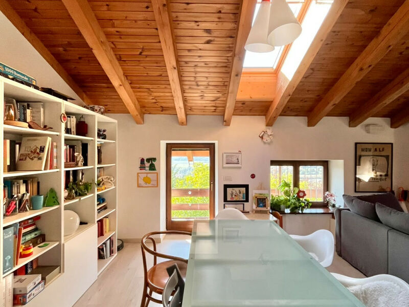 Ala - SANTA MARGHERITA di ALA - LUMINOSA MANSARDA CON GARAGE