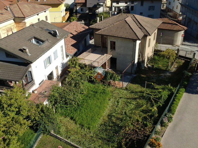 Casa indipendente con giardino
